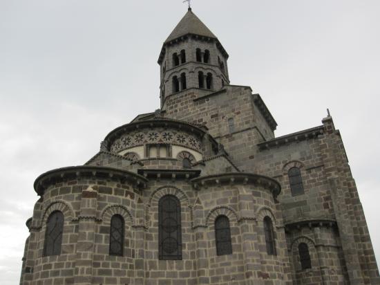 L'église de Saint Nectaire, l'une des 4 romanes majeures d'Auvergne