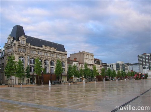 La place de Jaude, coeur de la ville